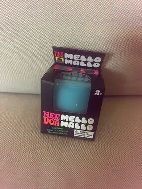Needoh Mello Mallo Color-Changing Squishy Marshmallow - Blue